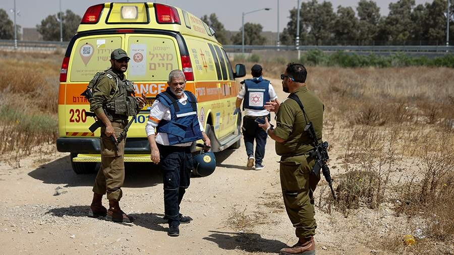 Трое израильских солдат погибли и ещё 11 получили ранения в результате ракетных обстрелов, совершенных ХАМАС по КПП вблизи Сектора Газа 5 мая.