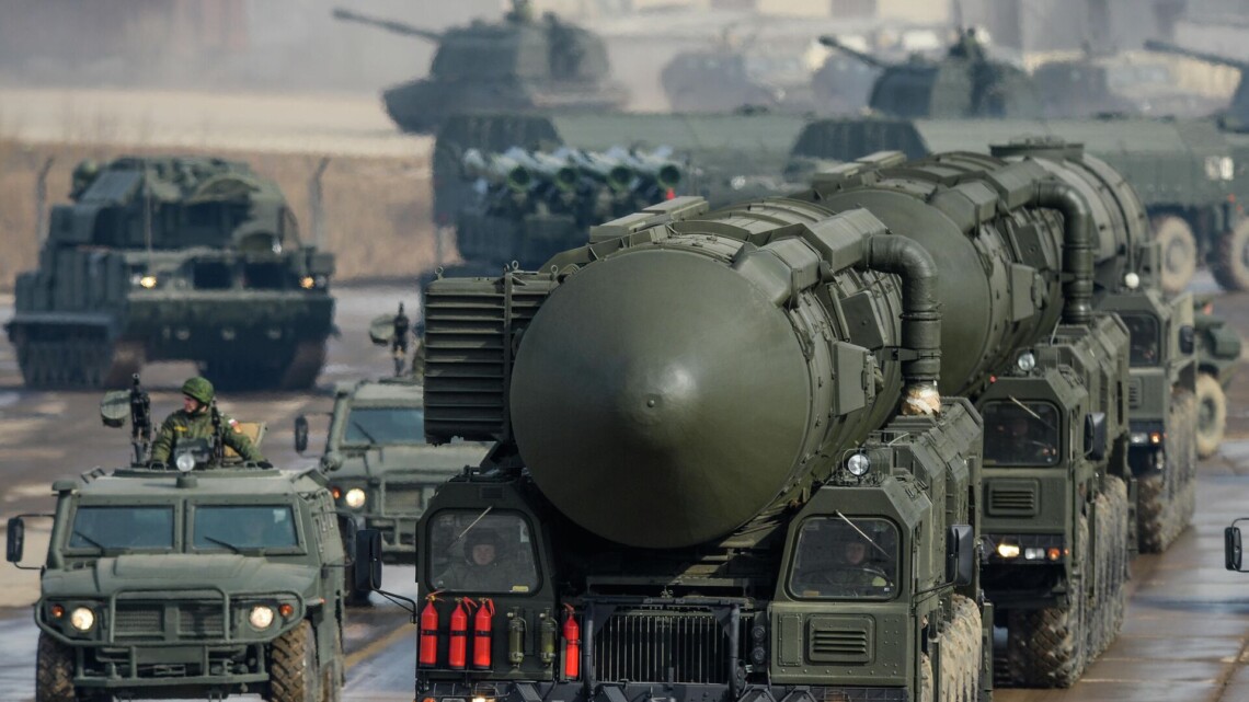 Россия собирается провести учения для отработки применения нестратегического ядерного оружия. В Минобороны заявили, путин дал такое поручение из-за провокаций и угроз со стороны Запада.