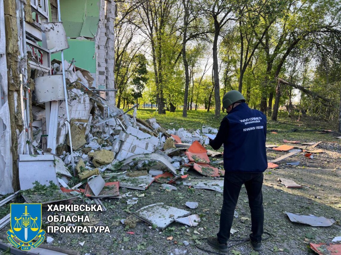 В Боровой Харьковской области в результате авиаудара российской армии травмированы три человека.