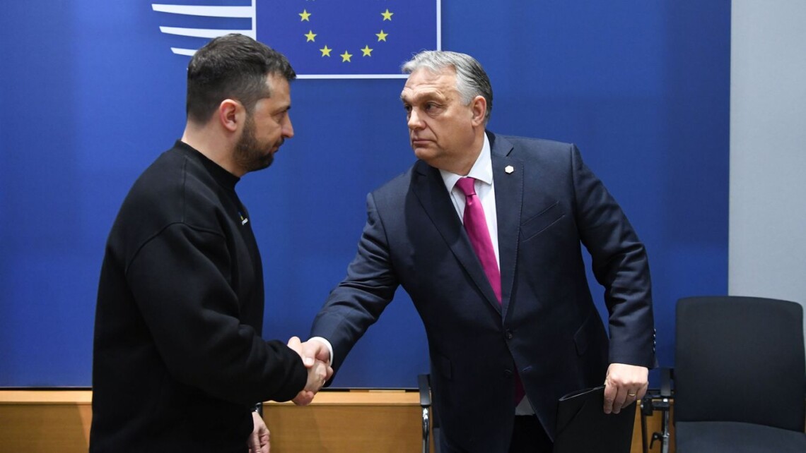Зеленский провел телефонный разговор с премьер-министром Венгрии Виктором Орбаном. Говорили о Саммите мира и двустороннем сотрудничестве.