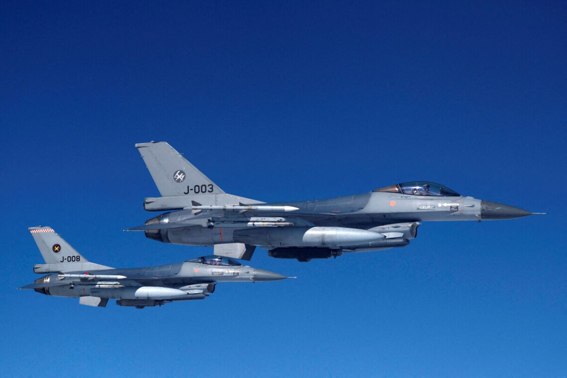 Первые истребители F-16 будут поставлены в Украину в ближайшие несколько недель. Об этом заявила премьер-министр Дании Метте Фредериксен.