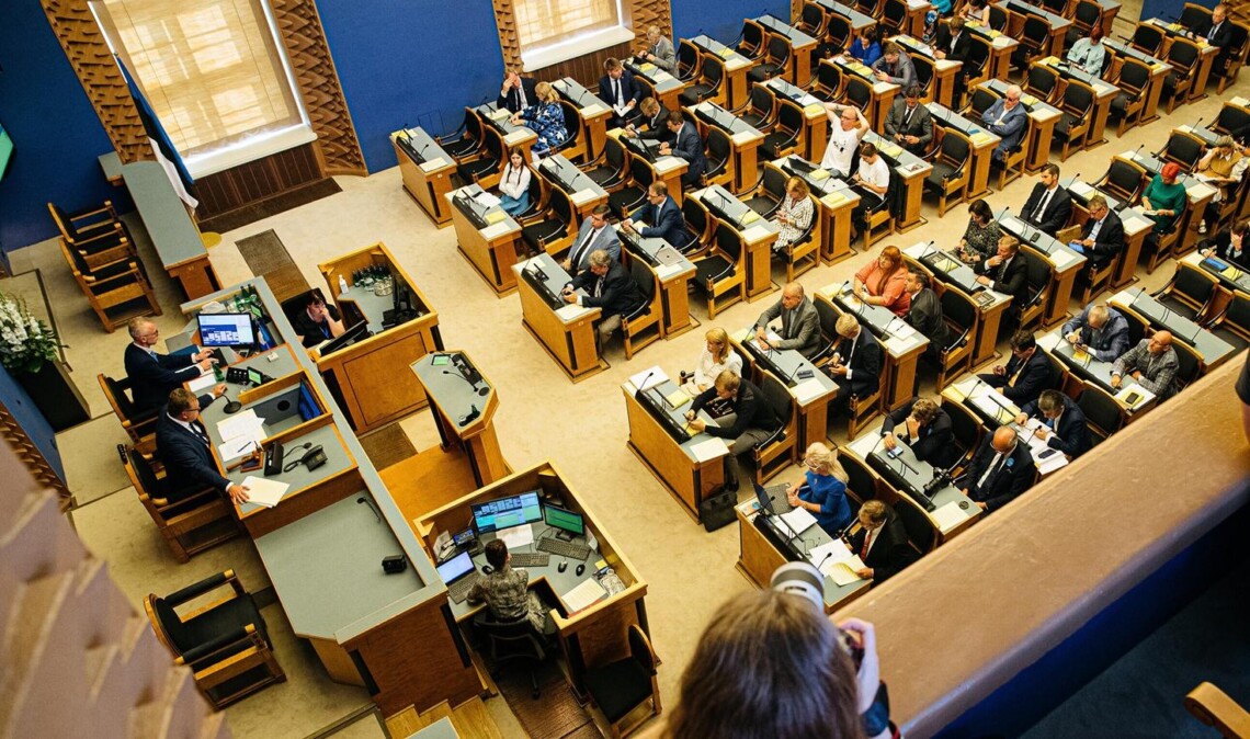 Эстонский парламент принял закон, который позволит направить замороженные в стране российские активы на возмещение нанесенного Украине ущерба.