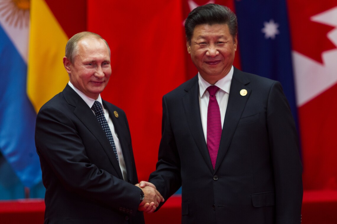 Российский диктатор владимир путин прибыл в Китай по приглашению Си Цзиньпина. Там он пробудет два дня.