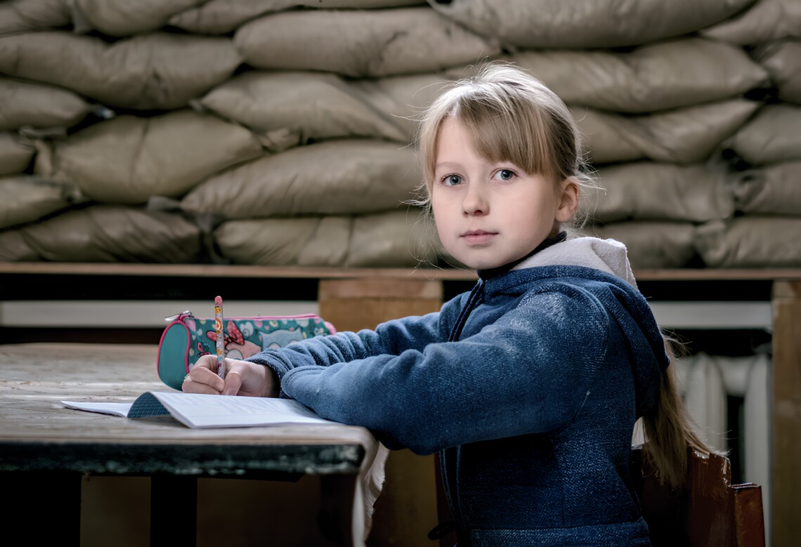 Больше 25 процентов детей в Украине не могут полноценно учиться из-за военных действий и обстрелов, говорится в исследовании.