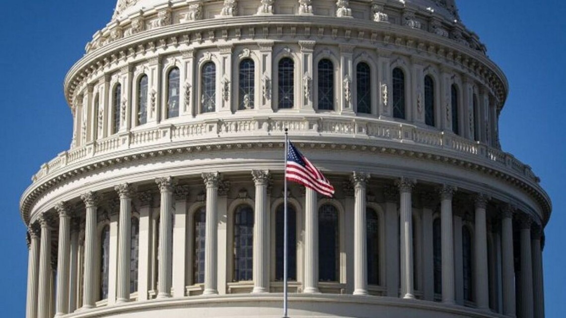 Палата представителей США приняла законопроект, призванный вынудить президента Джо Байдена отправить оружие в Израиль.