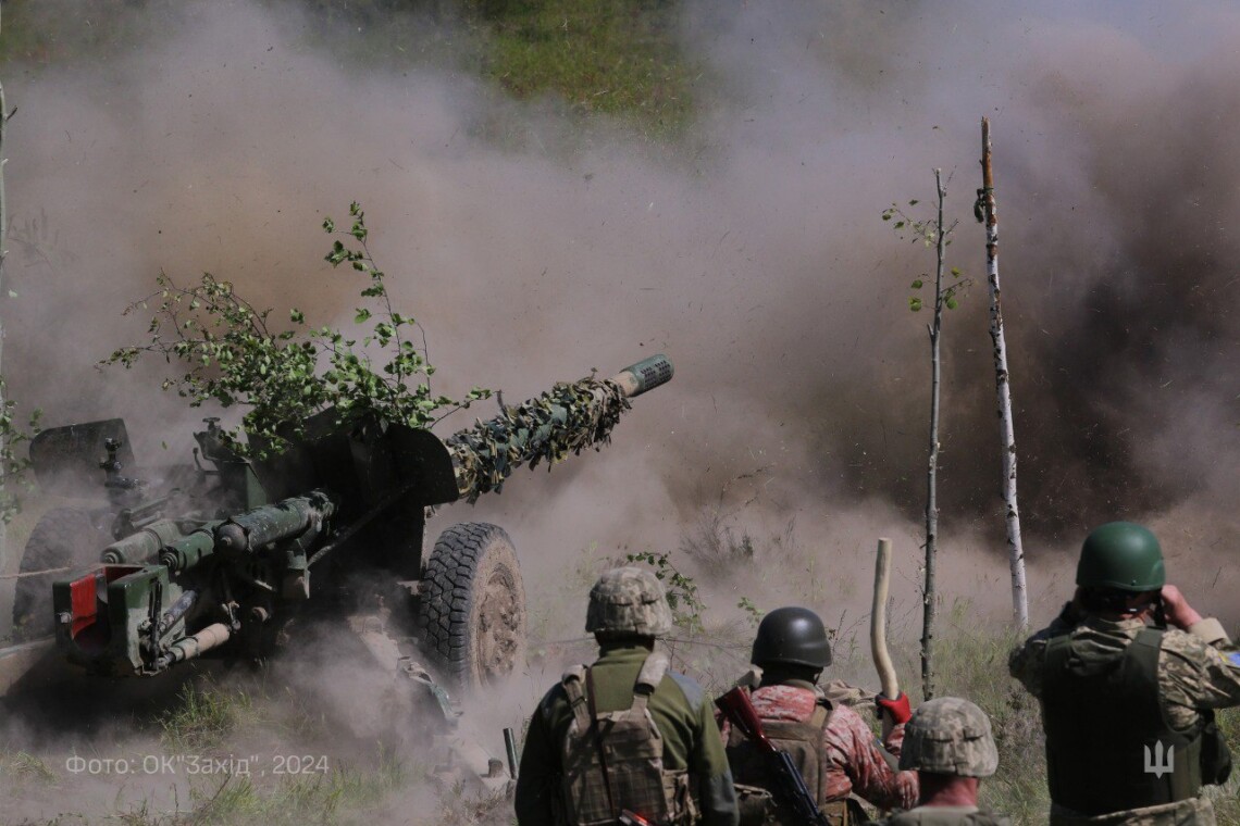 Захватчики не оставляют попыток оккупировать Часов Яр в Донецкой области. В данный момент враг усиленно атакует позиции ВСУ на этом направлении.