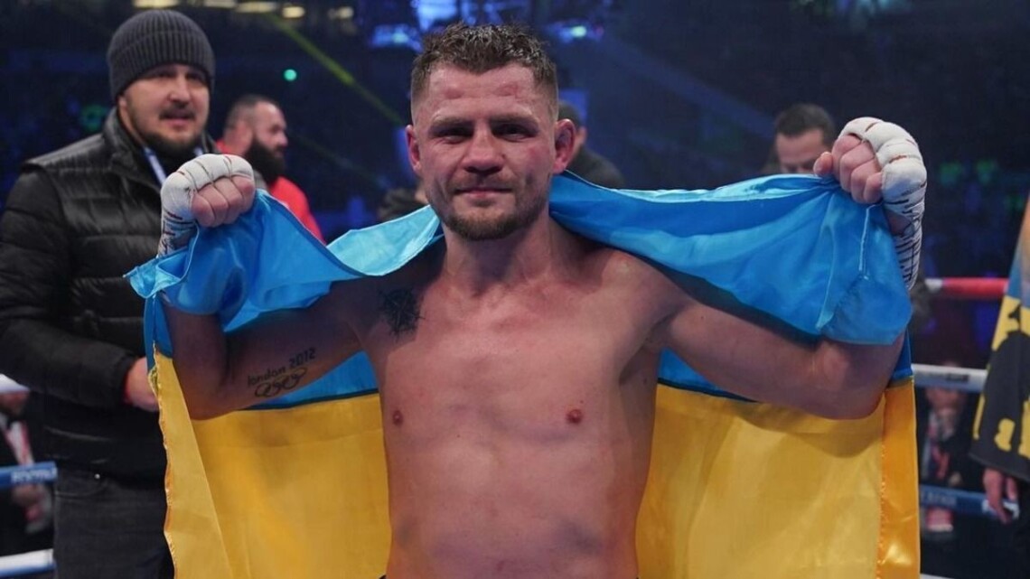 Украинец Денис Беринчик победил в поединке за звание чемпиона мира по версии WBO в легком весе мексиканца Эмануэля Наваррете.