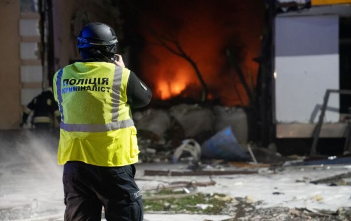 В результате атаки по базе отдыха в Харьковской области 16 человек пострадали и ещё пять погибли.