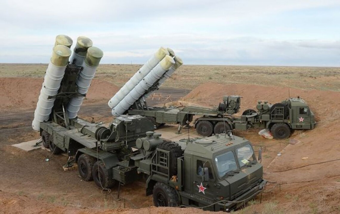 Удары ВСУ по враждебным средствам противовоздушной обороны во временно оккупированном Крыму могут сделать полуостров непригодным для использования российской армией в качестве плацдарма.