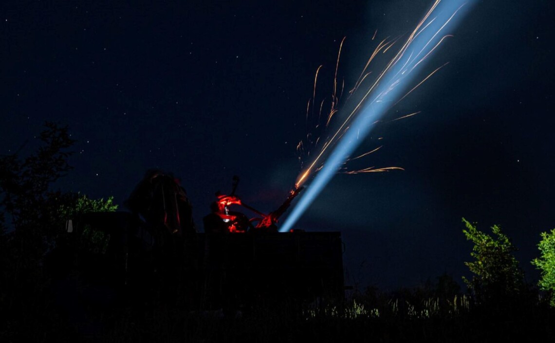 Российские войска в ночь на воскресенье, 28 июля, атаковали Украину ракетой Х-59 и 8 дронами-камикадзе. ПВО сбила почти все враждебные цели.