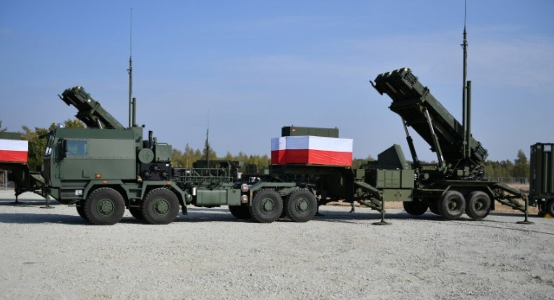 Шахеды в Польше – Польша попросила НАТО усилить ПВО после налета российских дронов После вторжения российских беспилотников в воздушное пространство Польши страна обратилась к союзникам по НАТО за дополнительными системами ПВО и технологиями борьбы с дронами.