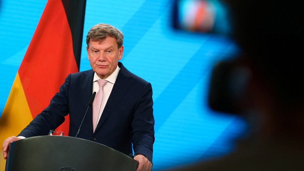 Поддержка Украины – Германия готовит план поддержки Украины на ближайшие месяцы Глава МИД Германии Иоганн Вадефуль призвал Запад объединить усилия для поддержки Украины и усилить давление на путина преддверии зимы.
