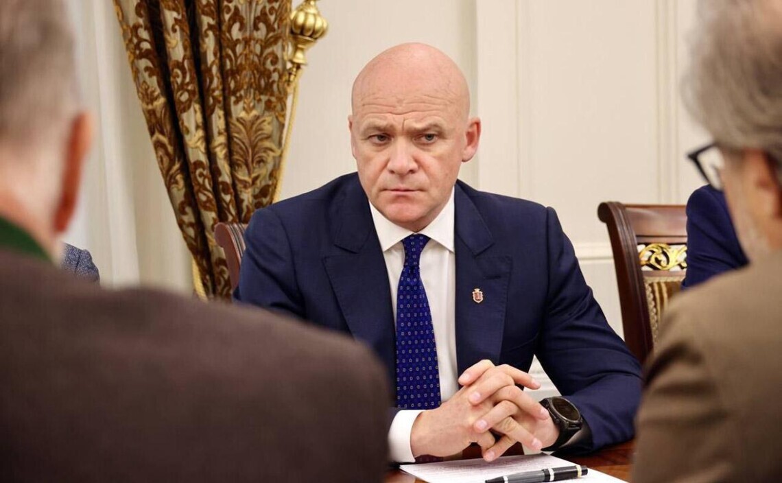 Геннадий Труханов – экс-мэру Одессы сообщили о подозрении, инкриминируя халатность во время потопа Бывшему мэру Одессы Геннадию Труханову и двум его заместителям сообщили о подозрении. Им инкриминируют служебную халатность.