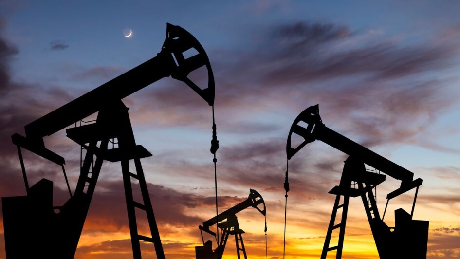 Цены на нефть – нефть дешевеет из-за санкций США против россии и увеличения добычи ОПЕК+ Мировые цены на нефть снижаются на третий день. Рынок реагирует на сомнения в эффективности санкций США против россии и возможном повышении добычи ОПЕК+ в декабре.