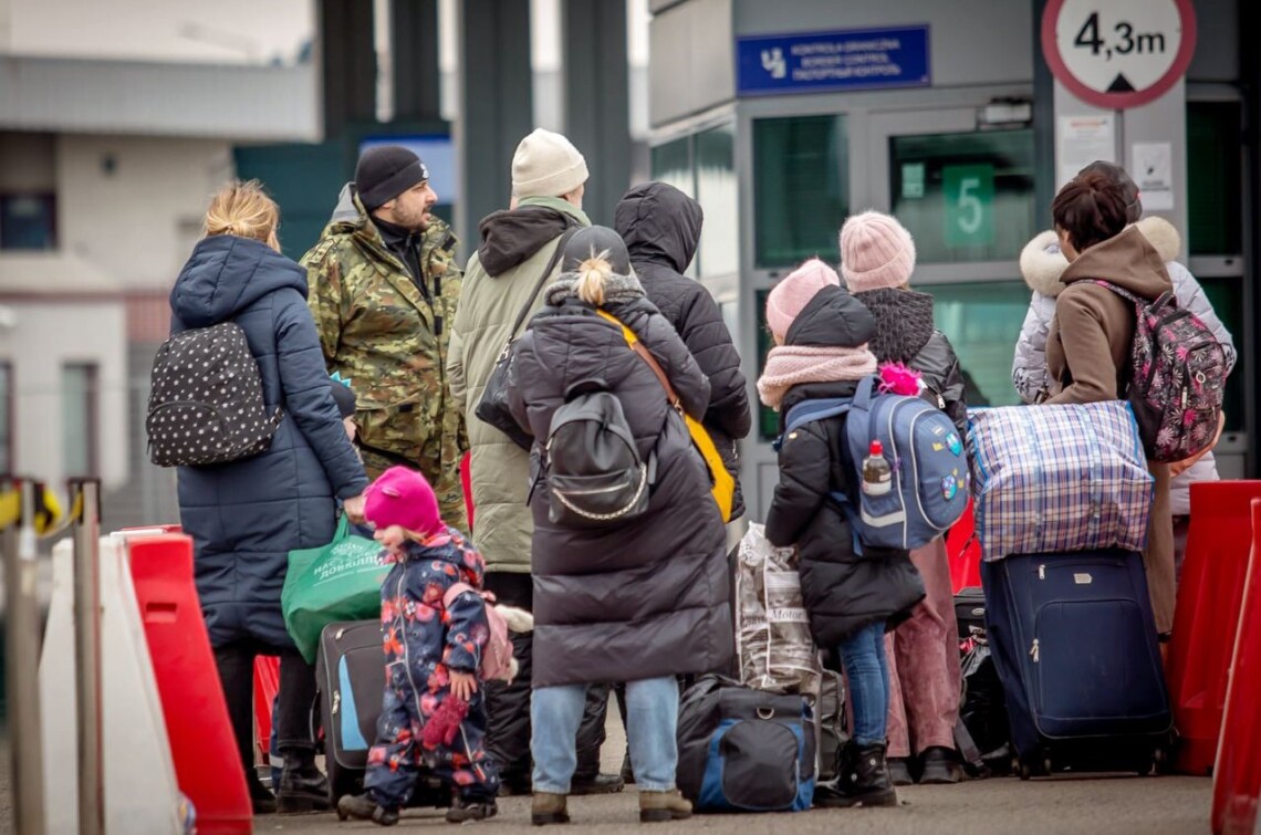 Украинские беженцы в Европе – рост выезда молодых украинцев вызвал критику в странах ЕС В Германии и Польше обостряется дискуссия из-за увеличения количества молодых украинцев, уезжающих после ослабления правил пересечения границы.