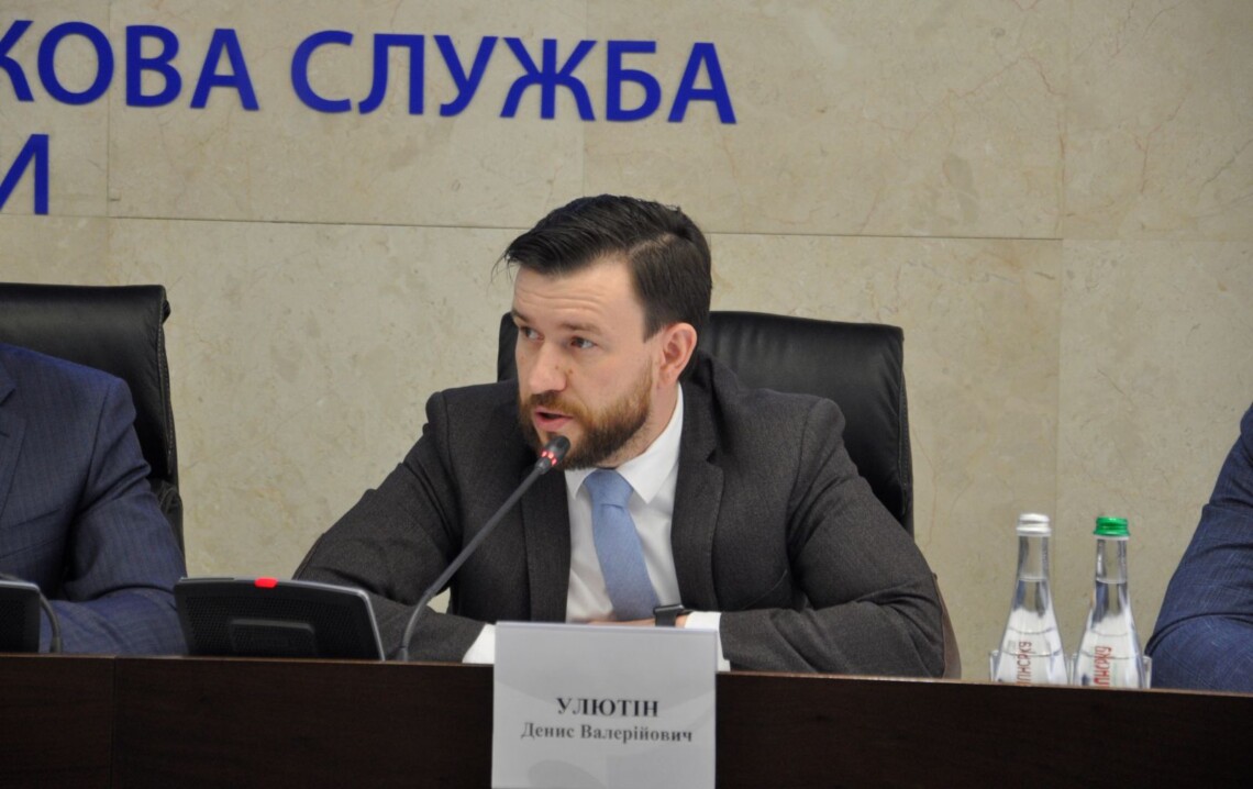 Помощь на зиму – Улютин заявил, что малообеспеченные семьи смогут получить по 6,5 тысяч гривен в зимний период Министр социальной политики Денис Улютин сообщил, что малообеспеченные семьи смогут получить зимнюю помощь в размере 6500 гривен.