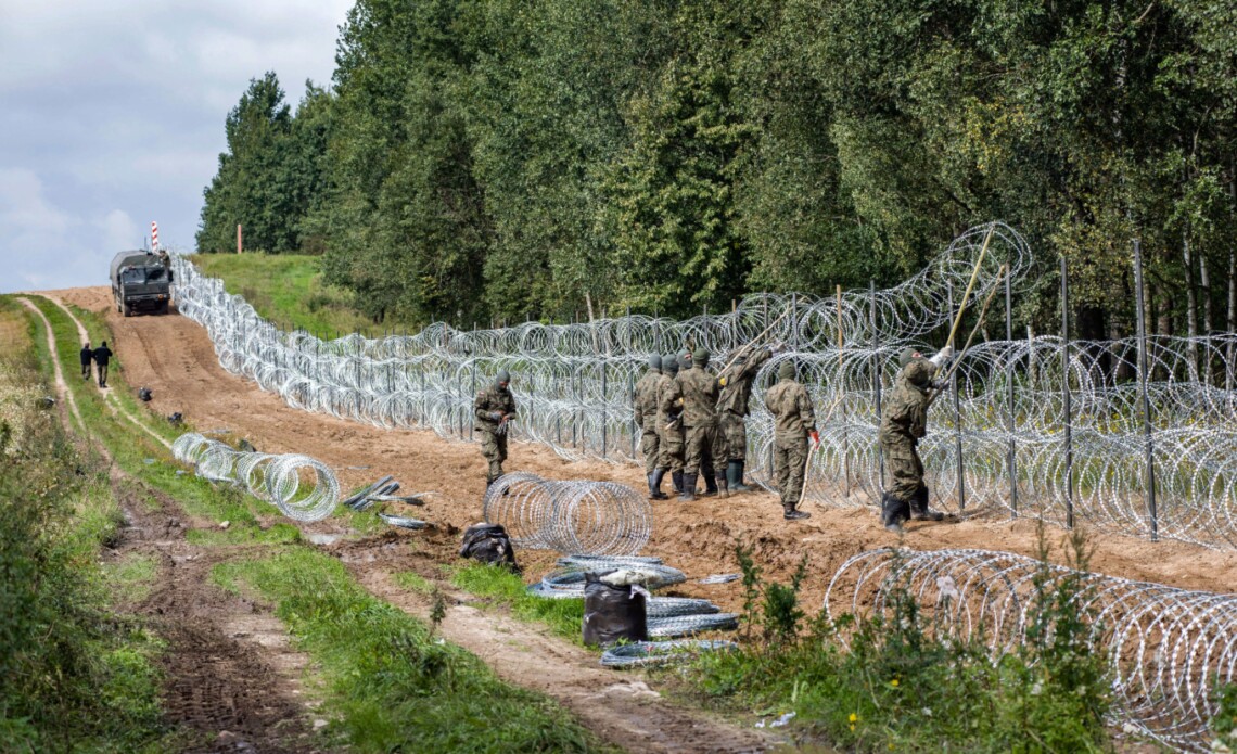 Граница с Беларусью – Польша откладывает открытие погранпереходов с Беларусью Правительство Польши перенесло сроки открытия всех пограничных переходов с Беларусью до середины ноября.
