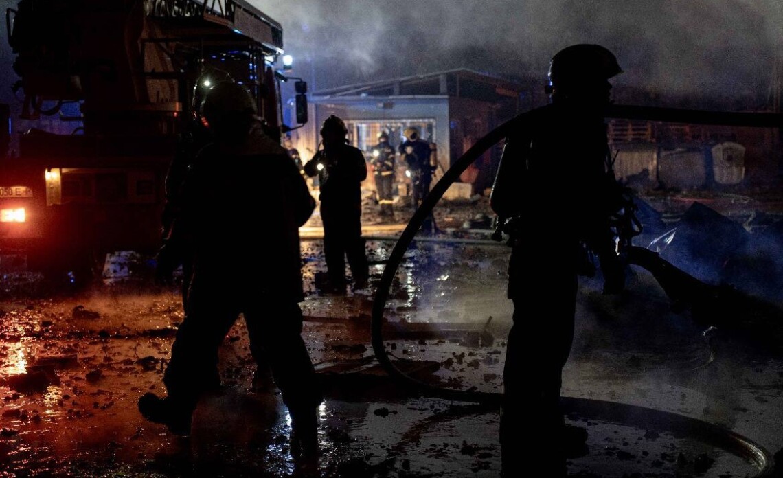 Взрыв на почте – в Киеве при осмотре посылки произошел взрыв, пострадали 5 человек В Соломенском районе Киева произошел взрыв в помещении почтового отделения, в результате которого пострадали пять человек.