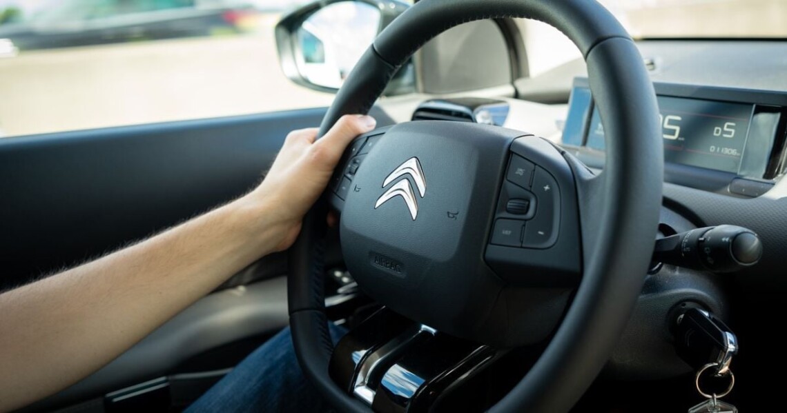 Ограничение скорости в Киеве и Днепре с 1 ноября 2025 года В Киеве меняется ограничение скорости движения с 80 км/ч на 50 км/ч на четырех участках. В Днепре на ограничение скорости с 70 км/ч на 50 км/ч сменили на 8 участках.