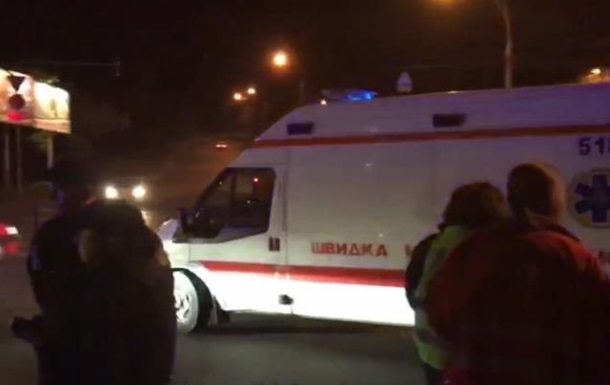 В Киеве произошла стрельба, ранены три человека: фото с места происшествия