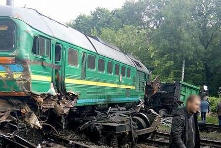 В Украинском государстве пассажирский поезд столкнулся с локомотивом