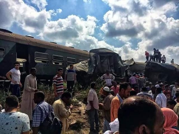 В Египте в Александрии в результате крушения поезда по меньшей мере погибли 36 человек еще 100 получили травмы