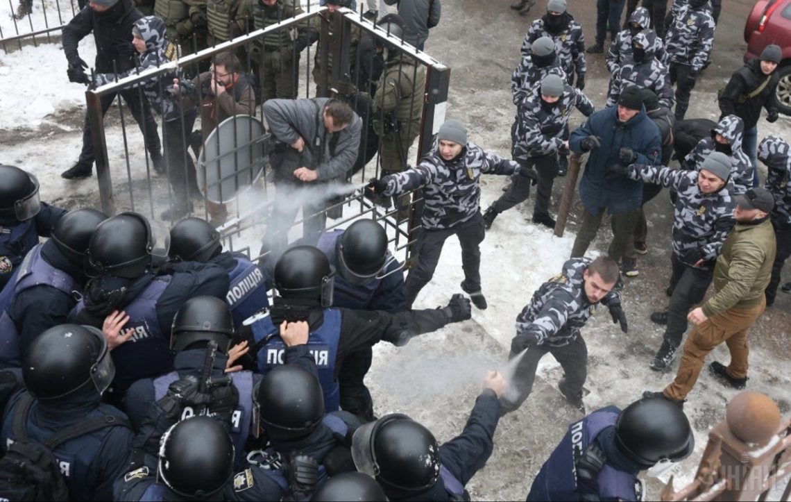 Аваков грозит закончить охрану судов за освобождение боевика, стрелявшего в полицейских