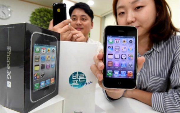 В Корее продают iPhone 3GS которыми пользовались ранее при этом гаджеты реализуются в новых упаковках с оригинальным комплектом зарядки и
