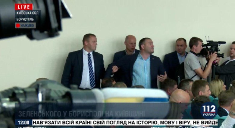 Президент Володимир Зеленський у Борисполі змусив секретаря Бориспільської міськради Ярослава Годунка покинути офіційну зустріч.