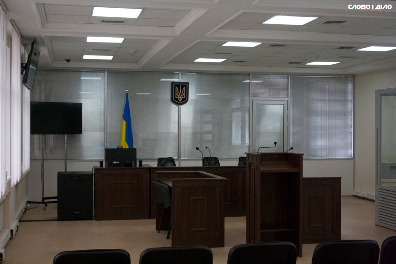В помещении Антикоррупционного суд на проспекте Победы в Киеве пока не во всех залах судебных заседаний сделан ремонт.