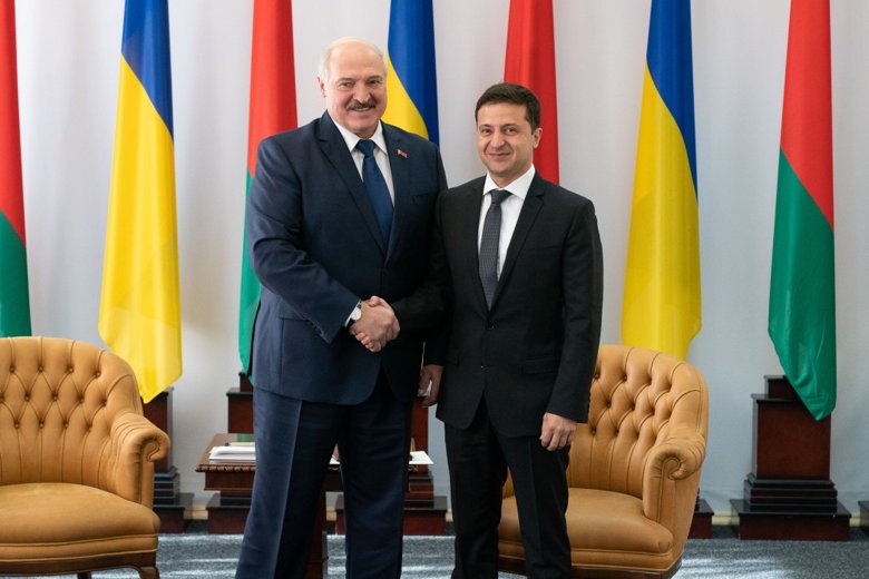 Президент України Володимир Зеленський зустрівся з президентом Білорусі Олександром Лукашенком.