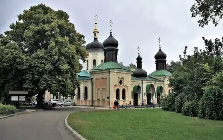 Киевская власть приняла решение о введении карантина на территории Ионинского монастыря из-за коронавируса. Об этом заявил мэр Киева Виталий Кличко