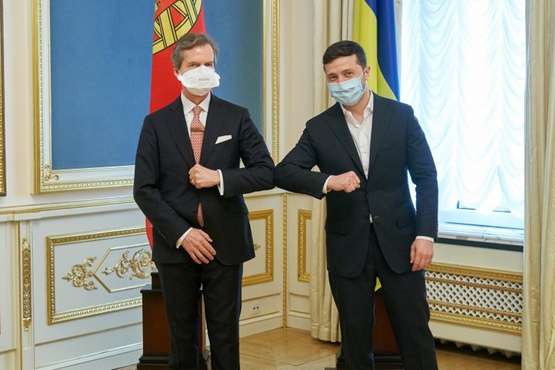 Президент Украины Владимир Зеленский принял верительные грамоты у послов четырех государств.