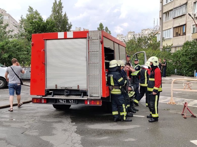 Сегодня в Киеве на улице Соломии Крушельницкой произошел пожар - недалеко от дома, в котором 21 июня взорвался газ.