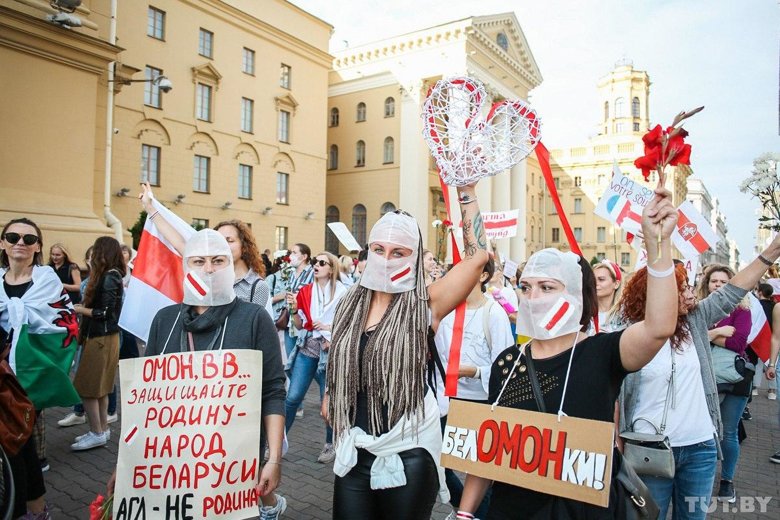 У столиці Білорусі сьогодні проходить акція протесту «Жіночий марш миру» через затримання і тортури мітингувальників. Також на протести вийшли і мінські студенти.