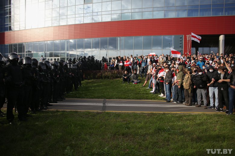 Белорусские силовики задержали несколько сотен участников Марша героев, который проходил 13 сентября во всех уголках страны.