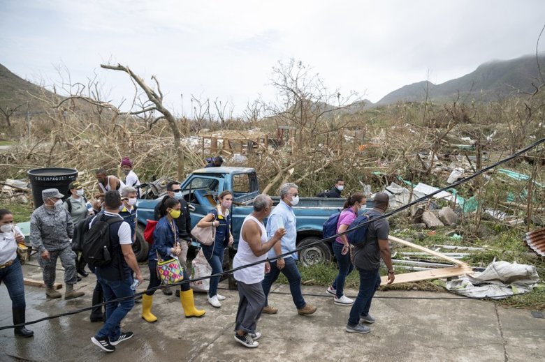 Мощный ураган Йота, который сейчас бушует в странах Центральной Америки, унес жизни уже более двух десятков человек, еще несколько сотен - получили ранения из-за непогоды.