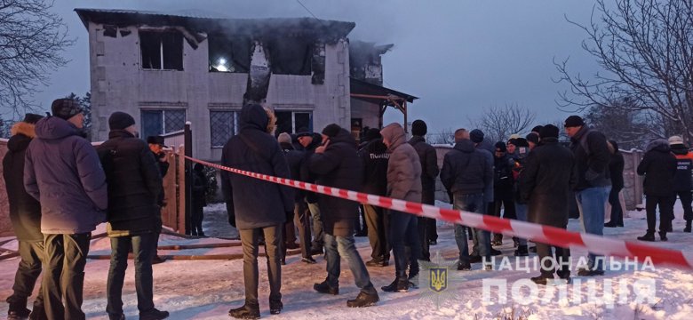 В Харькове полиция решает вопрос о задержании владелицы дома престарелых, в котором сегодня произошел крупный пожар. Трое сотрудников учреждения уже допрашивают в райотделе.