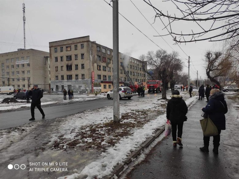 У Павлограді Дніпропетровської області 23 січня сталася пожежа в п'ятиповерховому гуртожитку. Людей евакуювали.