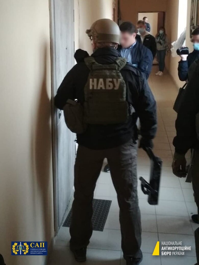 В Харькове НАБУ и САП обыскивают связанную с нардепом от Слуги народа Александром Куницким фирму Автоентерпрайз.