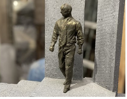 У Харкові встановлять пам'ятник Геннадію Кернесу. Спочатку його виготовлять у глині, щоб за необхідності внести корективи.