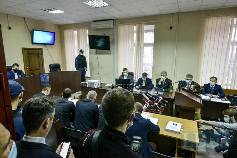 Петр Порошенко вернулся в Украину 17 января. Все подробности происходящего в Киеве – в онлайне.