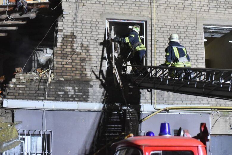 Вночі у Запоріжжі стався вибух газу у квартирі чотириповерхового будинку. Відомо, що  загинула одна людина, ще двоє постраждали.