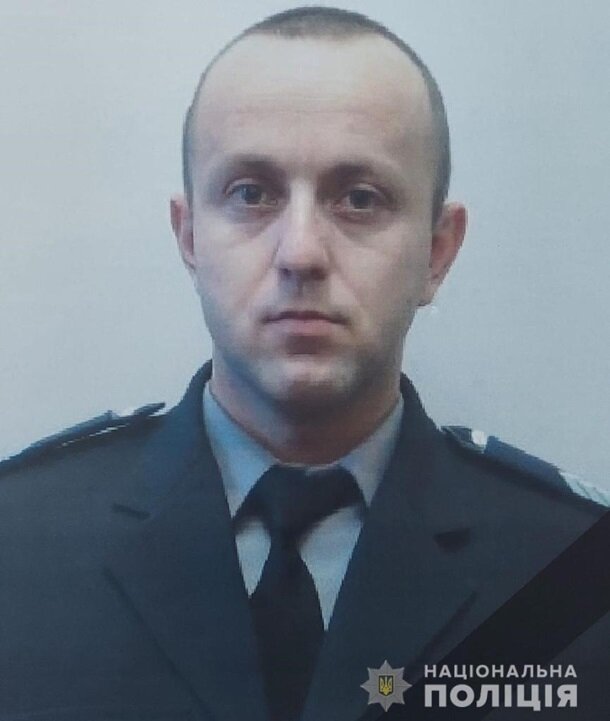 Під час евакуації мирних жителів із Демидова Київської області ворог відкрив вогонь, загинув поліцейський.