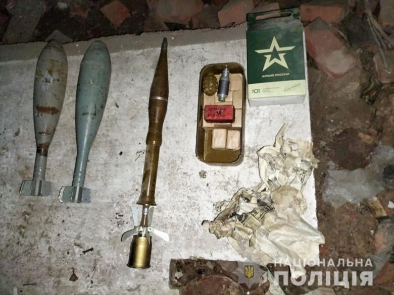 В Черниговской области правоохранители обнаружили в заброшенных зданиях два тайника взрывоопасных предметов, обустроенных российскими оккупантами.