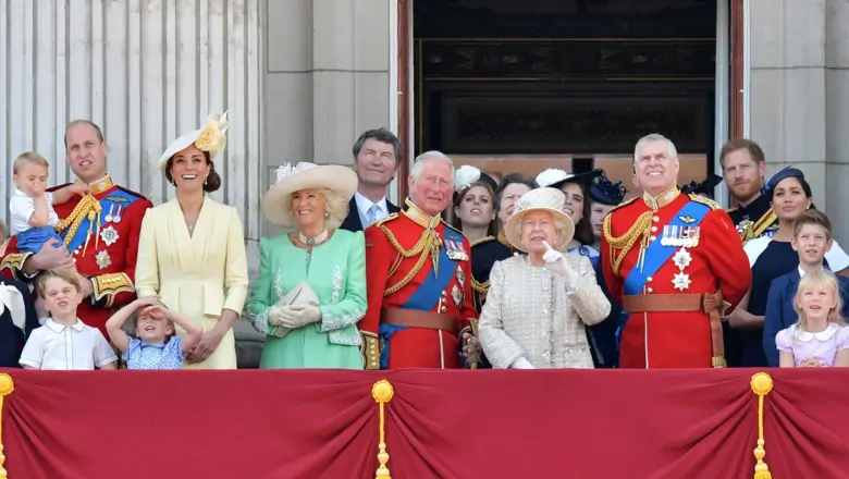 Британская королева Елизавета вторая скончалась сегодня в возрасте 96 лет. Согласно порядку престолонаследия, следующим монархом должен стать принц Чарльз.