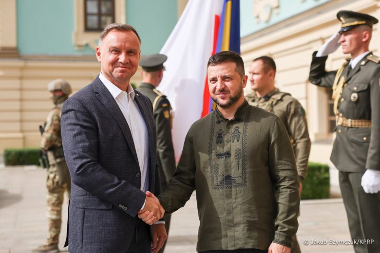 В четверг, 29 сентября, глава государства Владимир Зеленский пообщался по телефону со своим польским коллегой Анджеем Дудой.