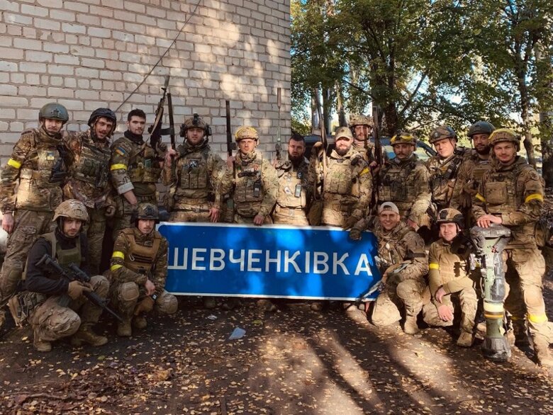 Українські військові зайшли в село Шевченківка Херсонської області. Про це повідомляє військовослужбовець Ігор Шолтис.