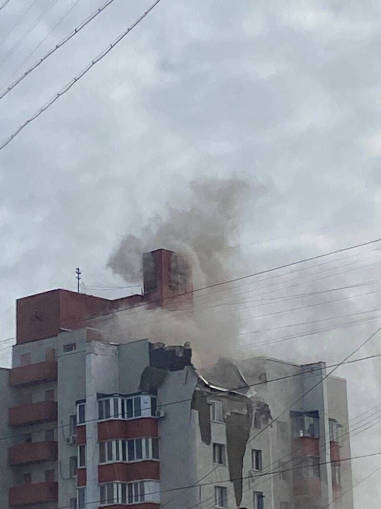 Россияне хотели ударить ракетой по Харькову, но она упала на один из домов в российском Белгороде. Виновных искать, скорее всего, не будут, считают в ОПУ.
