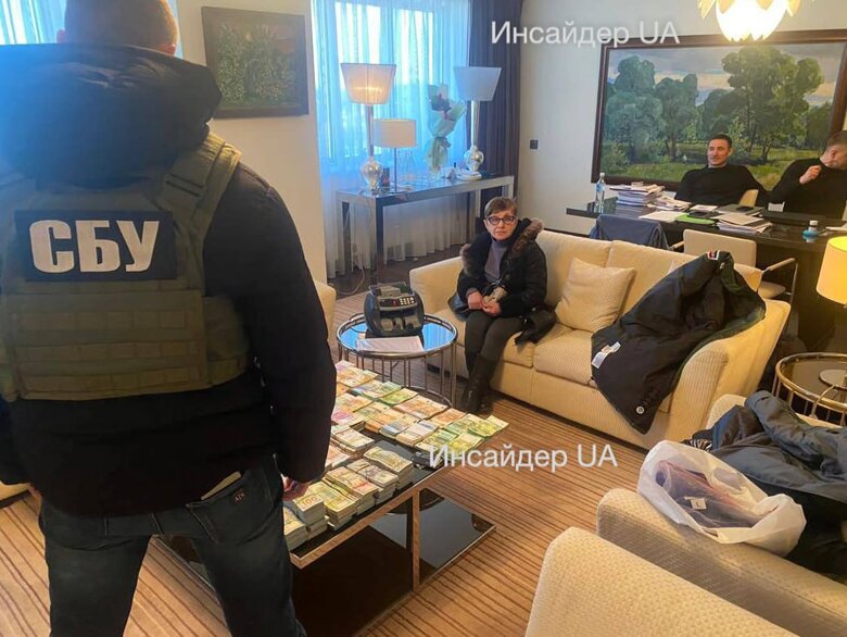 Органи правопорядку проводять низку слідчих дій, у тому числі в колишнього члена українського парламенту від Народного фронту.